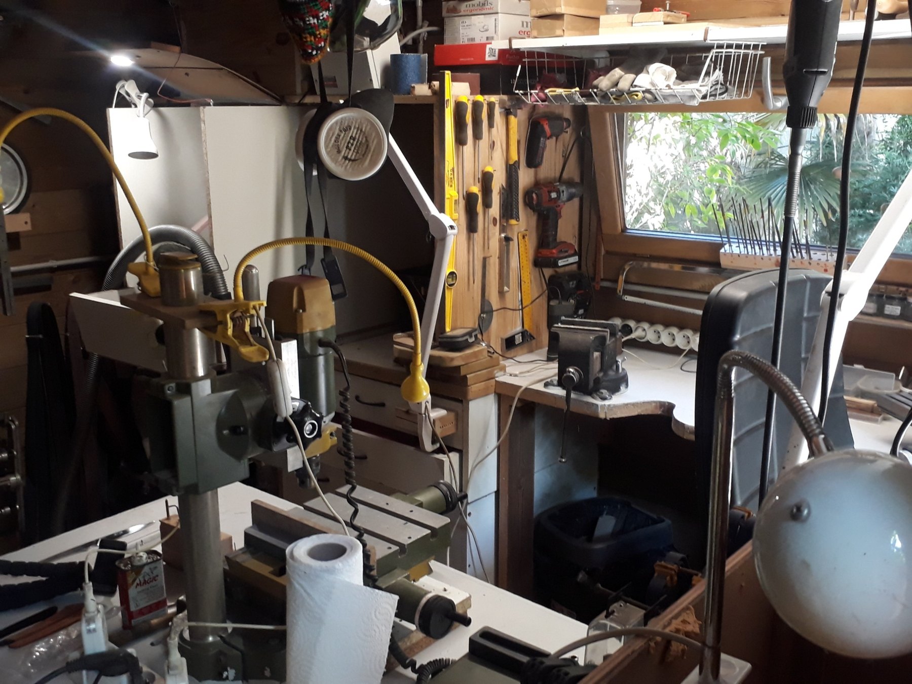 Vue de l'atelier de coutellerie de Jean-Marie Maas